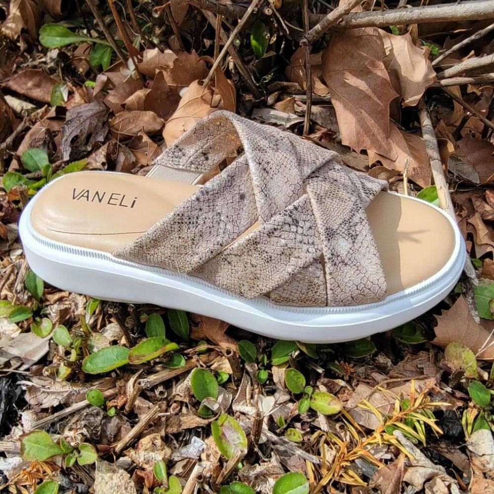 Van Eli Snake Gold Pattern Platform Sandal  fits Size 6, New